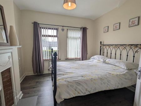 27 Bryansford Avenue, Newcastle, BT33 0AX - Photo 5