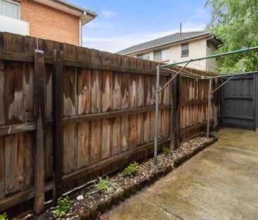 2/129 Grange Road, Glen Huntly VIC 3163 - Apartment For Rent | Domain - Photo 2