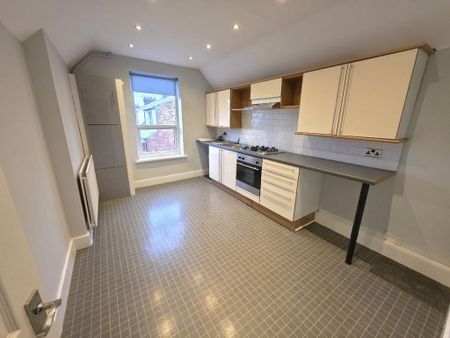 2 bedroom flat to rent - Photo 4