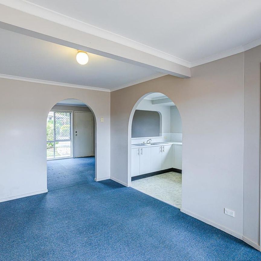 Spacious Townhouse In A Quiet Complex - Photo 1