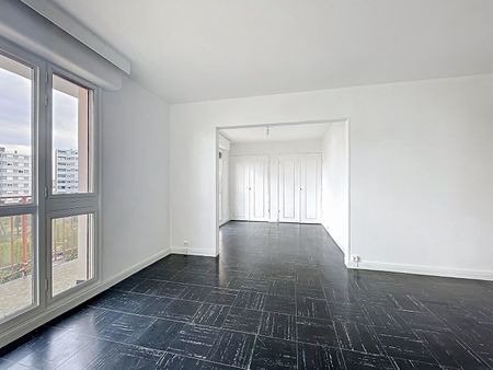 Appartement T4 près de RILLIEUX LA PAPE à louer - Photo 2