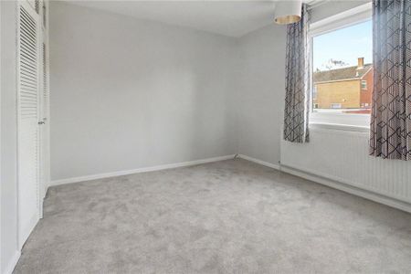 3 bedroom link detached house to rent - Photo 2