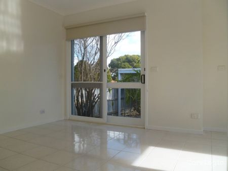 6 Runnymede Street, Doncaster East - Photo 2