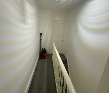 Room in a Shared House, Newcombe Road, SO15 - Photo 3