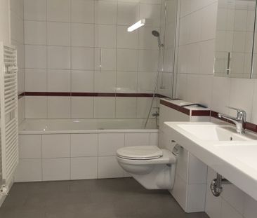 Wohnen wie im Einfamilienhaus mit Gartensitzplatz - Photo 4