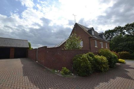 Oak View, Hardwicke, Gloucester, GL2 - Photo 4