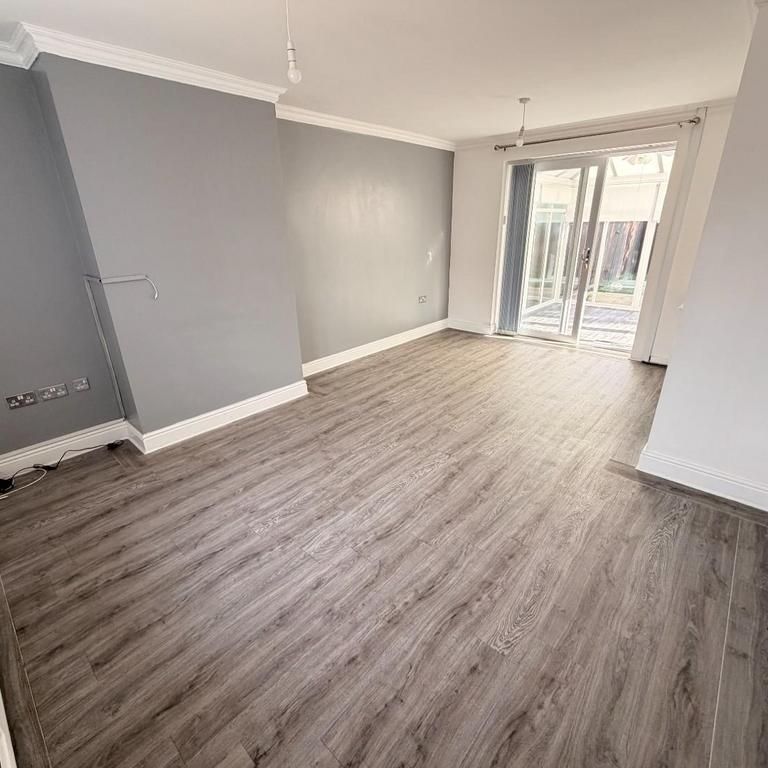 3 bedroom terraced house to rent - Photo 1