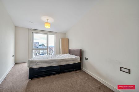 Finchley Road, London, NW11 - Photo 2