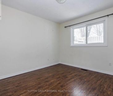 64 COPEMAN CRESCENT - Photo 3