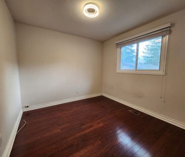 For Lease - 3 Cabot Court Unit# Main, Aurora, Ontario - Photo 2