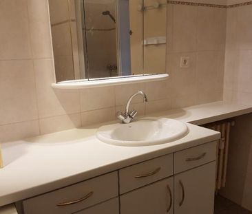 Location Appartement 3 pièces 81m² ANNECY 74000 - Photo 5