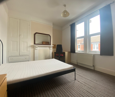 5 bedroom house to rent Sheffield Road, PO1 - Photo 4