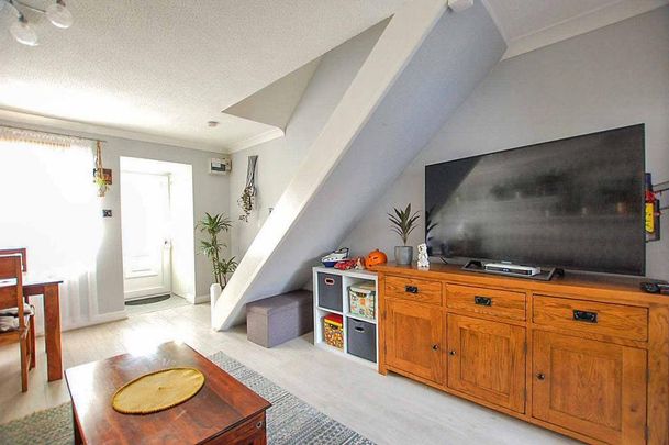 2 bedroom house to rent - Photo 1