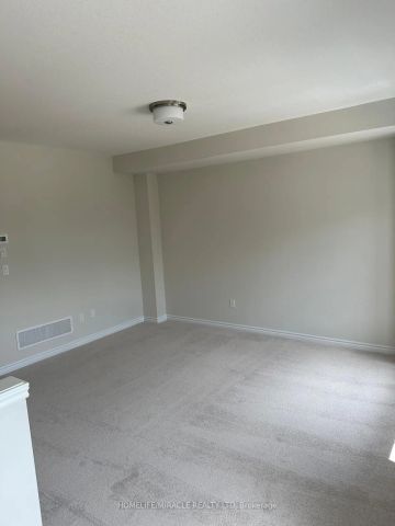 Condo Townhouse For Lease | X9248855 - Photo 4