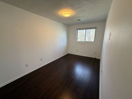 For Lease - 221 Ormond Drive Unit# 22, Oshawa, Ontario - Photo 4