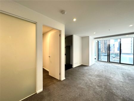 1704/151 City Road - Photo 2