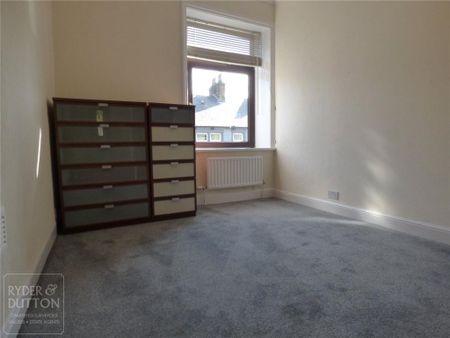 3 bedroom end of terrace house to rent - Photo 5