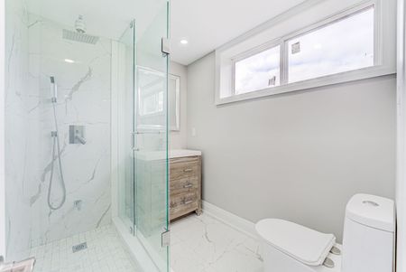 For Lease - 22 Decarie Circle, Toronto, Ontario - Photo 5