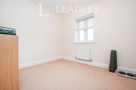 3 bedroom end of terrace house to rent - Photo 4