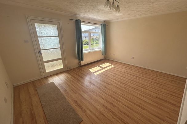 Tulip Tree Close - Photo 1