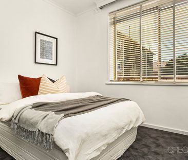 10/27 Robe Street, St Kilda - Photo 2