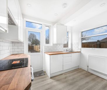 3 bedroom end of terrace house to rent - Photo 5