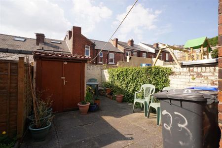 2 bedroom terraced house to rent - Photo 3