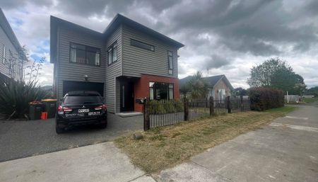 4-bedroom house for rent!! - Photo 2