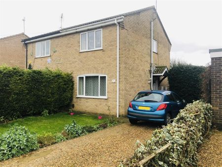2 bedroom semi-detached house to rent - Photo 4