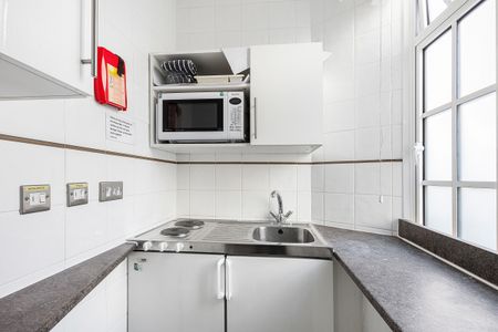 Upper Woburn Place, London, WC1H - Photo 4