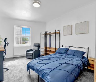 1 bedroom in a house share to rent - Photo 2