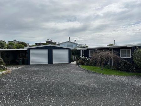 Charming Algies Bay home - Photo 4