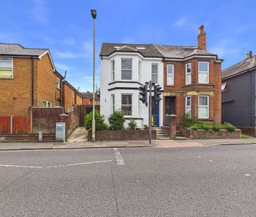 124 Ash Road, AldershotProperty for lettings - Seymours - Photo 6