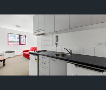 One Bedroom Apartment - Inner-City Gem! - Photo 5