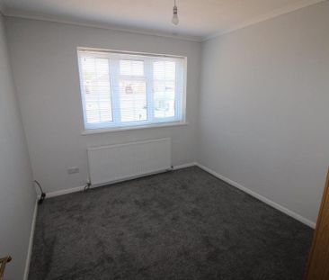 2 bedroom detached bungalow to rent - Photo 3