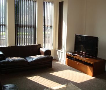 7 Bedroom Student House in Fallowfield - Photo 1