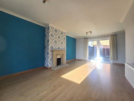 3 bedroom semi-detached house to rent - Photo 1