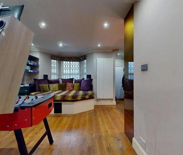 4 bedroom house of multiple occupation to rent - Photo 2