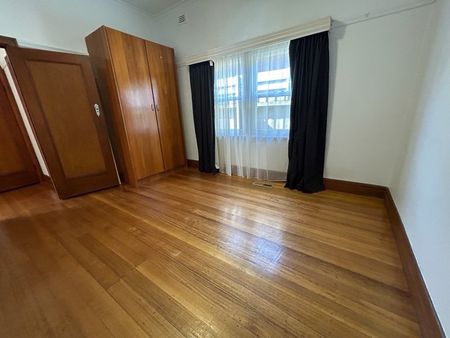 27 Boothby Street, Northcote VIC 3070 - Photo 4