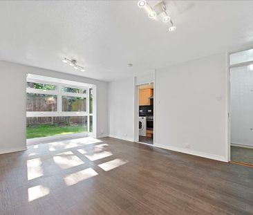 2 bedroom ground floor flat to rent - Photo 1