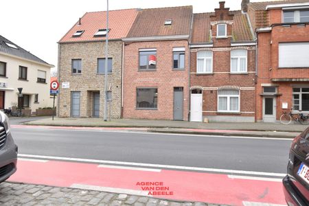 Volledig vernieuwde en zeer ruime woning te Sint-Kruis - Photo 2