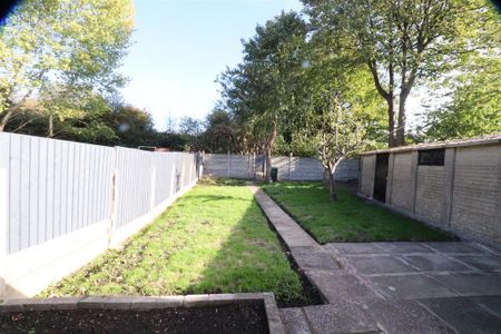 3 bedroom semi-detached house to rent - Photo 5