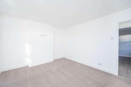 Daux Way, Billingshurst, RH14 - Photo 2