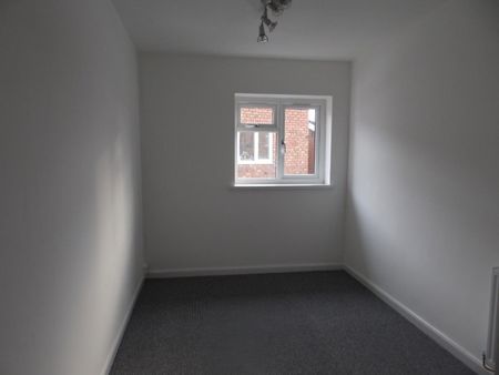 2 bedroom Flat To Let Total Size: 1034 SQ FT - Photo 5