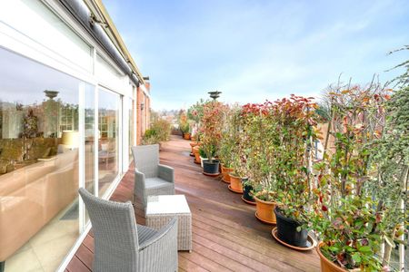 Quartier Roosevelt - Penthouse meublé 2 chambres + Bureau - Photo 2