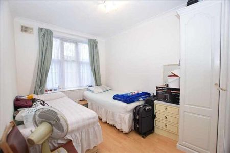 St. Margaret Court, Margarets Road, Edgware, HA8 - Photo 2