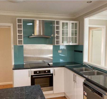Charming 3-Bedroom Home in the Heart of Wallsend - Photo 3