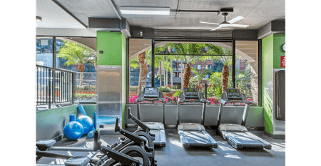 Resort Lifestyle in Prime Inner-City Location - Photo 4