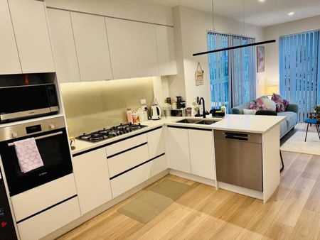 Modern four-bedroom standalone two-story home in Westgate - Photo 5