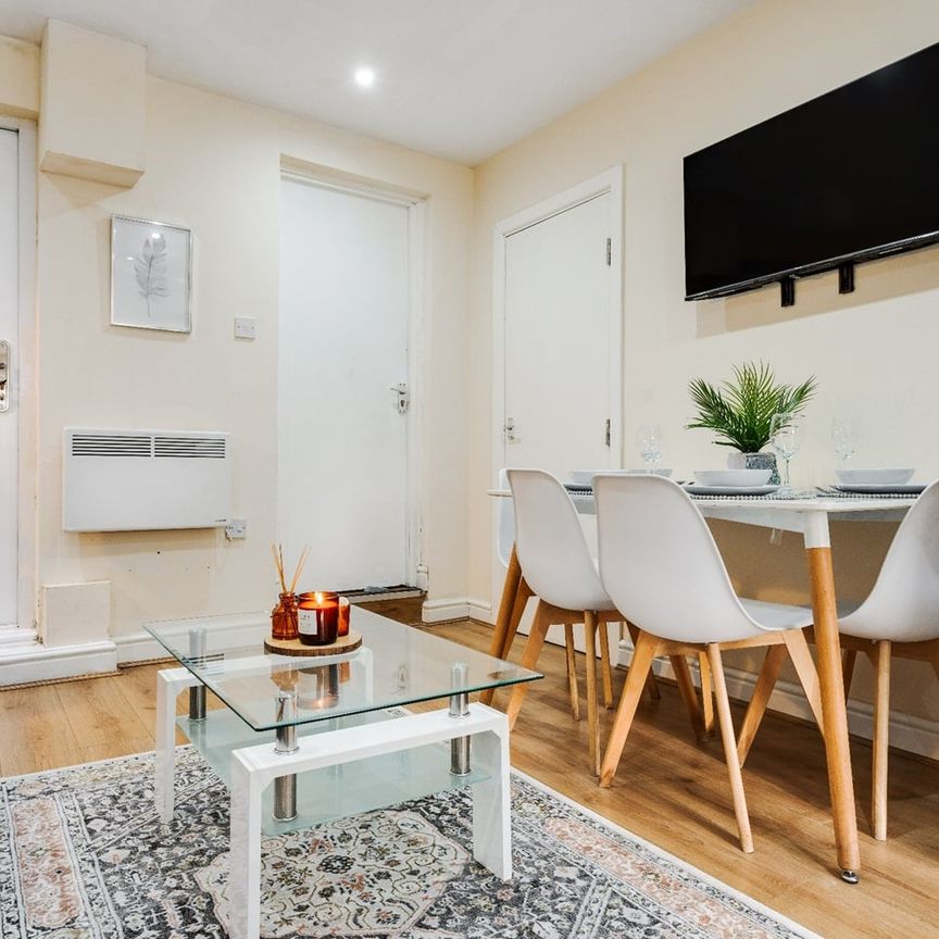 5 Bed Semi-Detached House, Breckfield Rd N, L5 - Photo 1